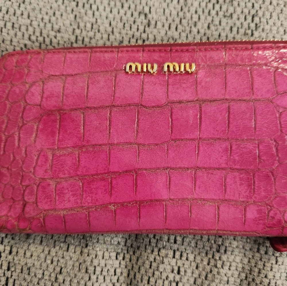 Miu Miu Croc Embossed St. Coco Lux Zip Wallet - Picture 5 of 14